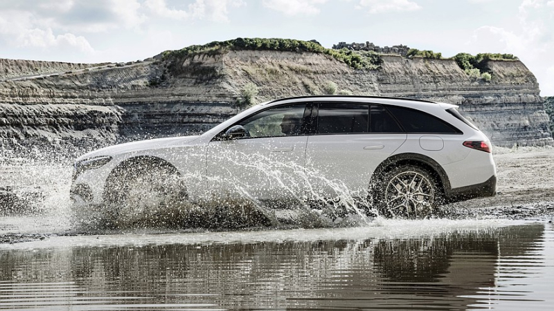 Новый Mercedes-Benz E-Class All-Terrain: +46 мм к дорожному просвету и «прозрачный» капот